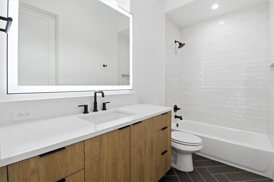 Furnished interior view inside a new home in , Dallas (Image 12).