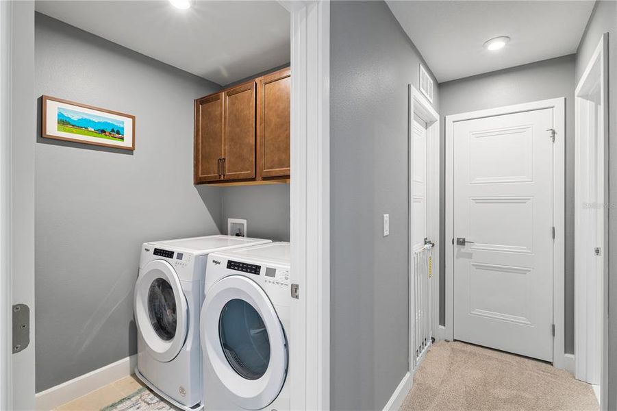 Furnished interior view inside a new home in , Orlando (Image 14).