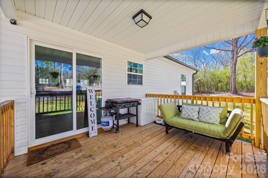 Exterior details and patio area of a home in , York (Image 20).