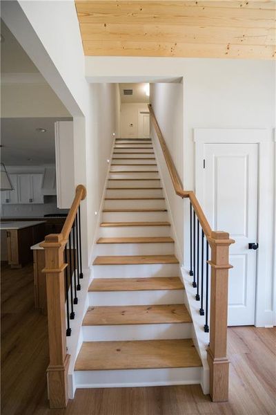 Spacious, unfurnished interior of a new home in , Clermont (Image 35).