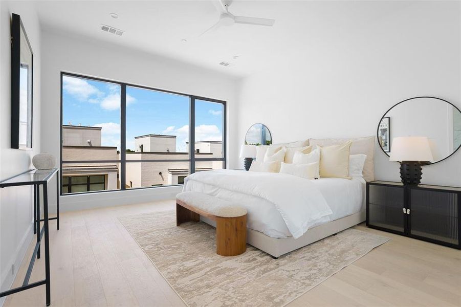 Furnished interior view inside a new home in , Dallas (Image 18).