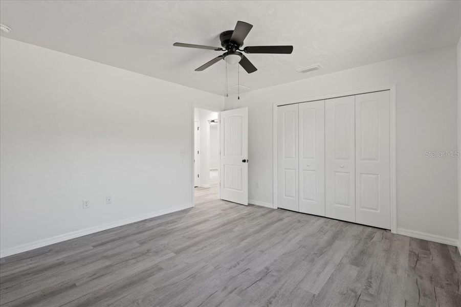 Spacious, unfurnished interior of a new home in , Bell (Image 16).