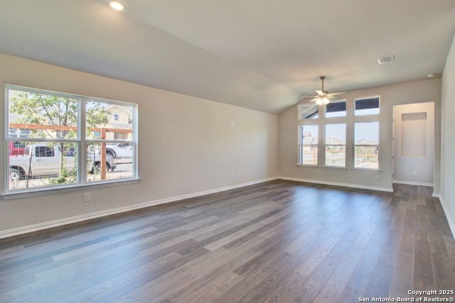 Spacious, unfurnished interior of a new home in The Crossvine, Schertz (Image 20).