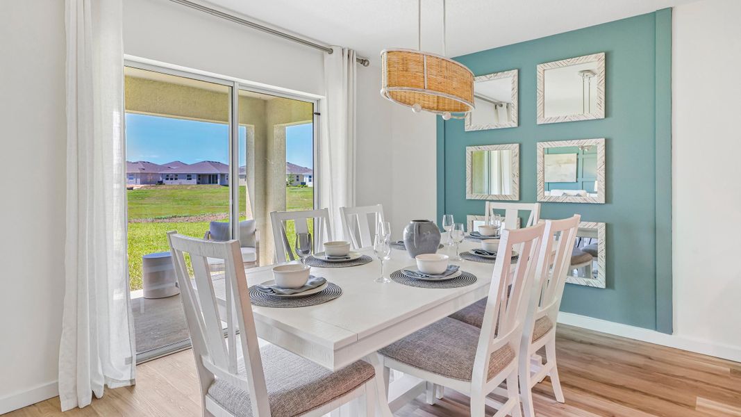 Furnished interior view inside a new home in Citrus County Spot Lots, Dunnellon (Image 9).