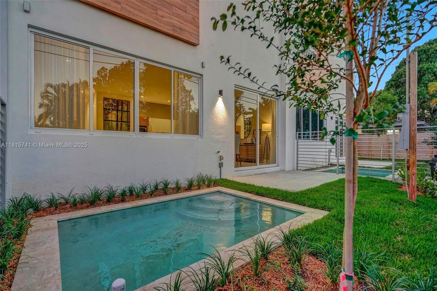 Exterior details and patio area of a home in , Fort Lauderdale (Image 3).