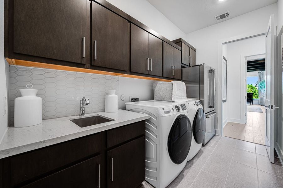 Representative furnished interior of a home built from the Catalina by Taylor Morrison in Travisso Florence Collection, Leander (Image 26).