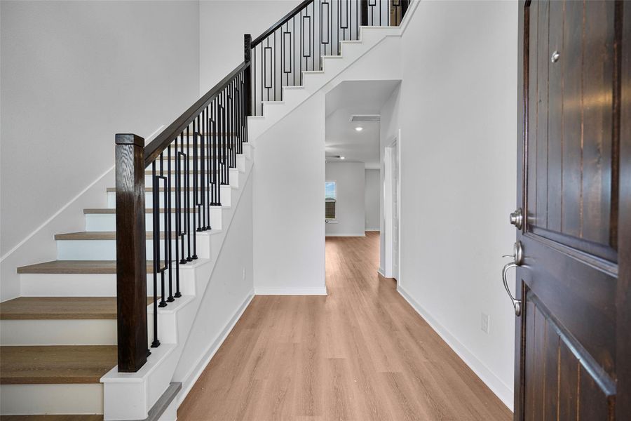 Spacious, unfurnished interior of a new home in Glendale Lakes, Arcola (Image 16).