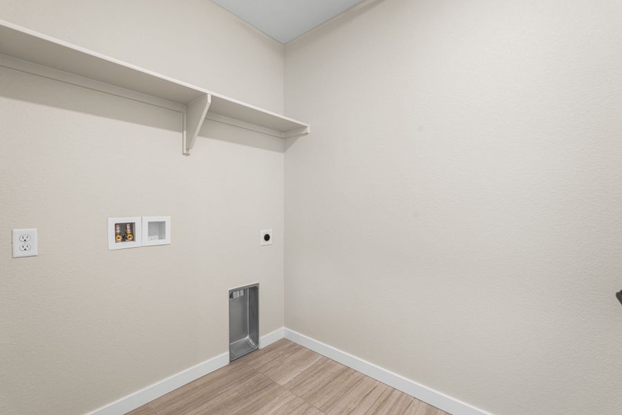 Spacious, unfurnished interior of a new home in Barefoot Village, Longmont (Image 16). Spacious, unfurnished interior of a new home in Barefoot Village, Longmont (Image 16).