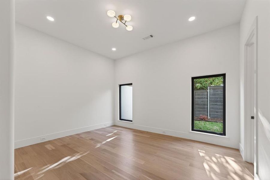 Spacious, unfurnished interior of a new home in , Dallas (Image 22).