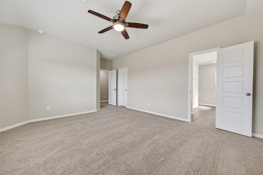Spacious, unfurnished interior of a new home in Ridgeland Hills, Willis (Image 25).