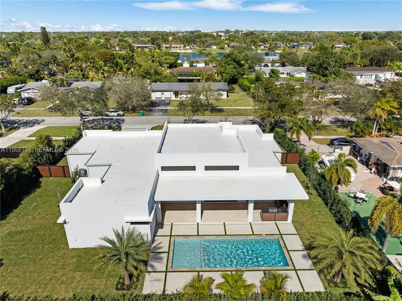 Community amenities in , Miami (Image 63).