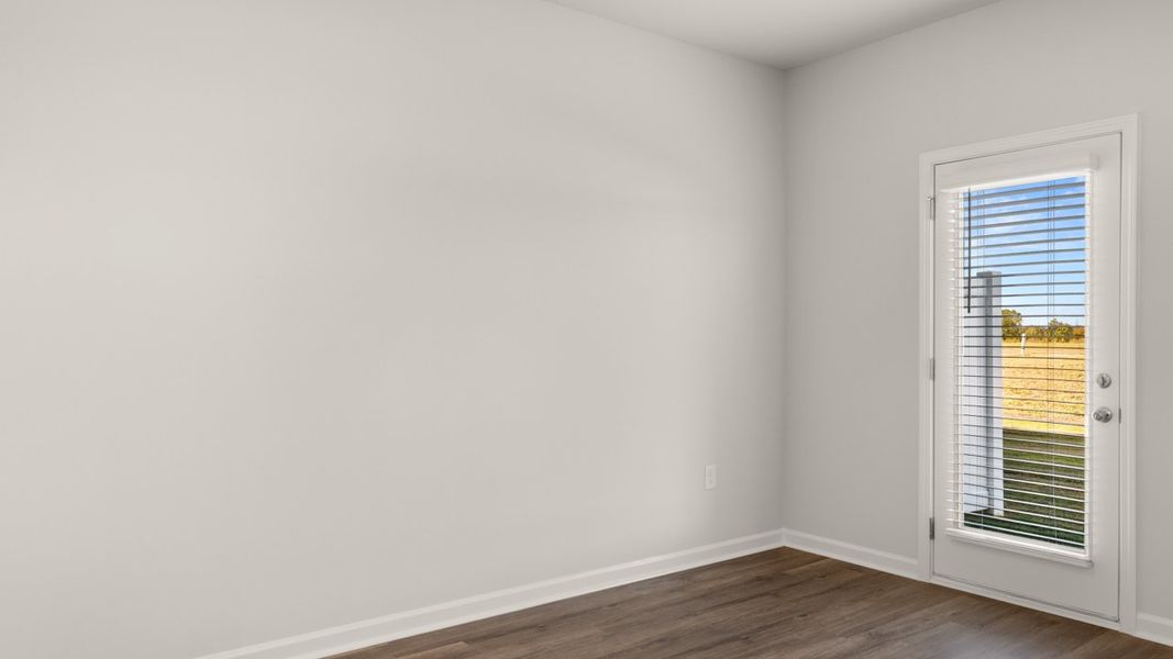 Spacious, unfurnished interior of a new home in Weatherstone, Grovetown (Image 13).