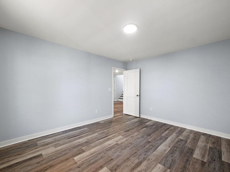 Spacious, unfurnished interior of a new home in , Gainesville (Image 14).