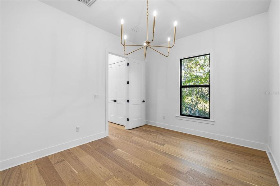 Spacious, unfurnished interior of a new home in , Tampa (Image 31).