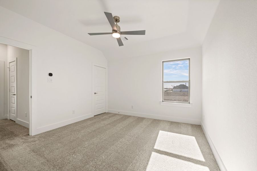 Spacious, unfurnished interior of a new home in Settlers Glen, New Fairview (Image 43). Spacious, unfurnished interior of a new home in Settlers Glen, New Fairview (Image 43).