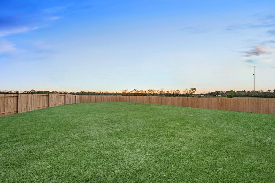 Exterior details and patio area of a home in Briarwood Crossing, Rosenberg (Image 26).