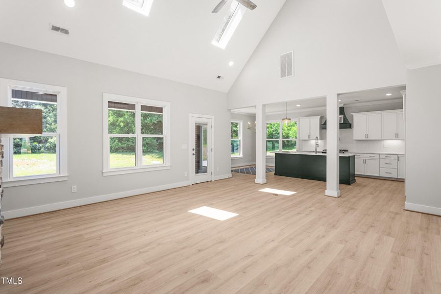 3402 St Barts Pl 2-Interiors-3