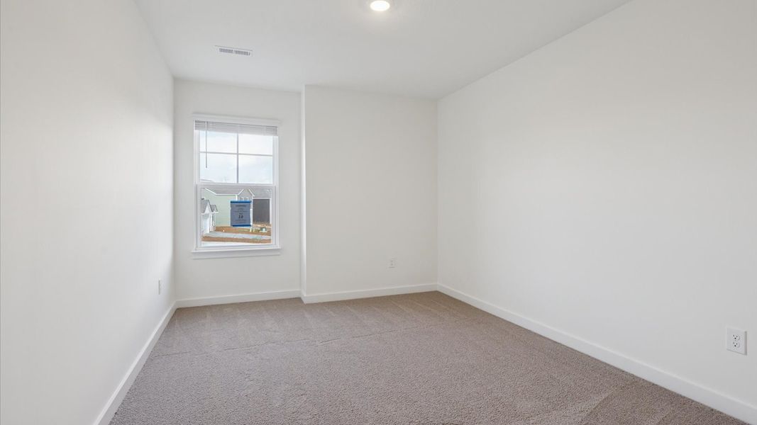 Spacious, unfurnished interior of a new home in Belhaven, Knoxville (Image 16).