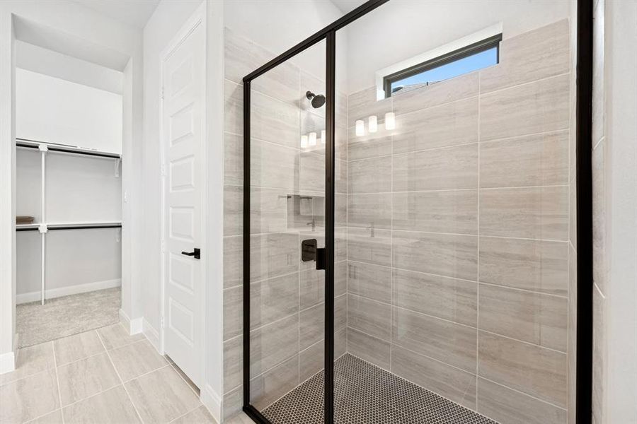 Furnished interior view inside a new home in Myrtle Creek, Waxahachie (Image 7). Furnished interior view inside a new home in Myrtle Creek, Waxahachie (Image 7).