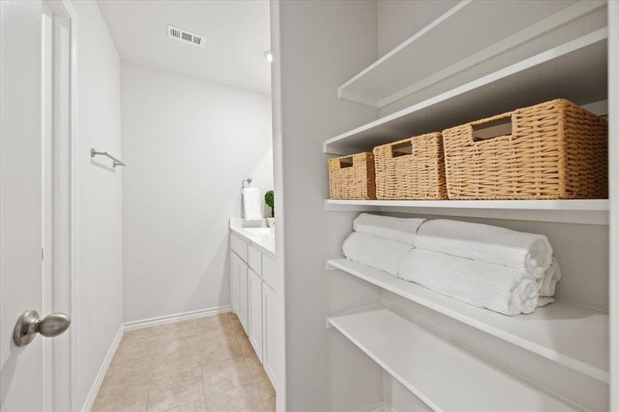 Furnished interior view inside a new home in , Fort Worth (Image 7).