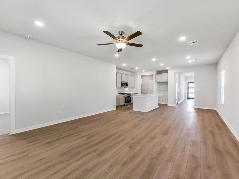 Spacious, unfurnished interior of a new home in Windmill Estates, Magnolia (Image 22).