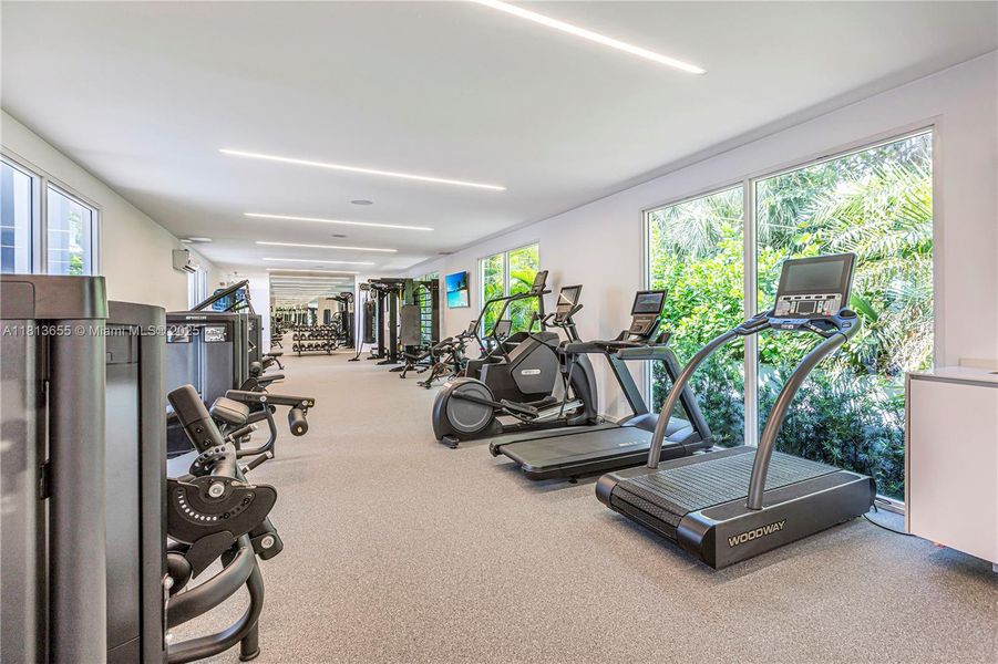 Furnished interior view inside a new home in , Bal Harbour (Image 13).