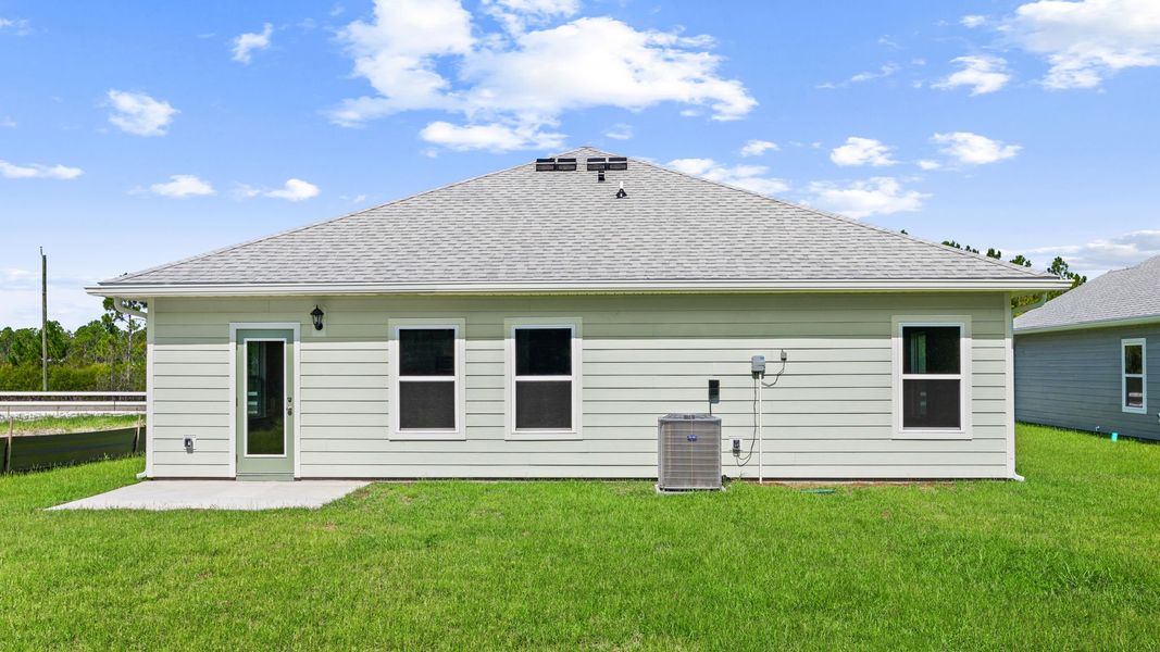 Exterior details and patio area of a home in Buffer Farms, Port Saint Joe (Image 16).