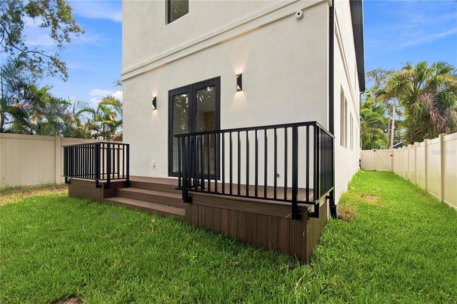Exterior details and patio area of a home in , Tampa (Image 37).