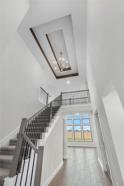 Representative image. Features, selections and colors may vary. Representative image. Features, selections and colors may vary.