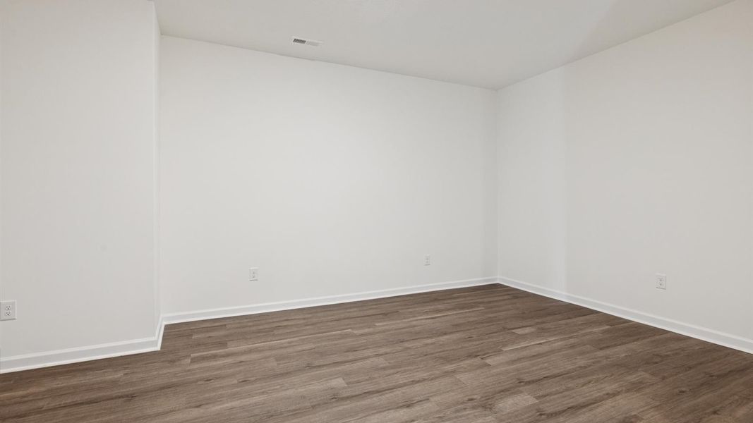 Spacious, unfurnished interior of a new home in Whispering Springs, Maryville (Image 38).