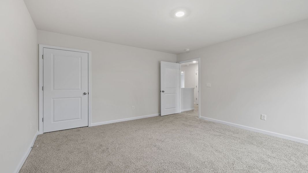 Spacious, unfurnished interior of a new home in Cedar Gap, Fountain Inn (Image 23).