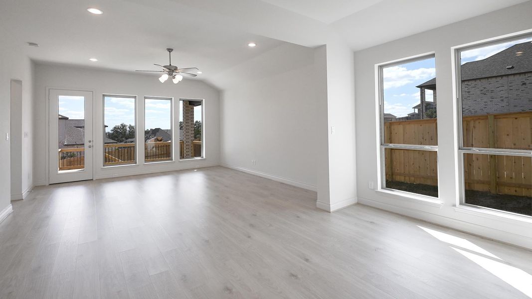 Spacious, unfurnished interior of a new home in La Cima 50', San Marcos (Image 18). Spacious, unfurnished interior of a new home in La Cima 50', San Marcos (Image 18).