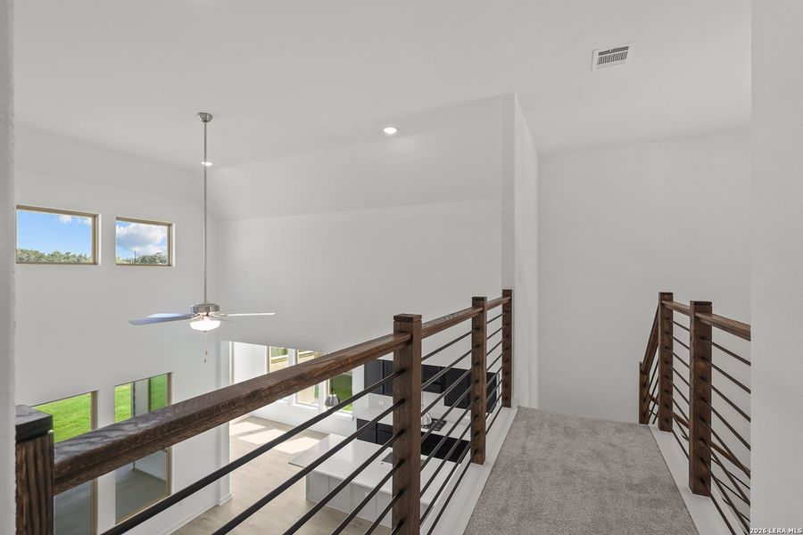 Spacious, unfurnished interior of a new home in Buffalo Crossing, Cibolo (Image 35).