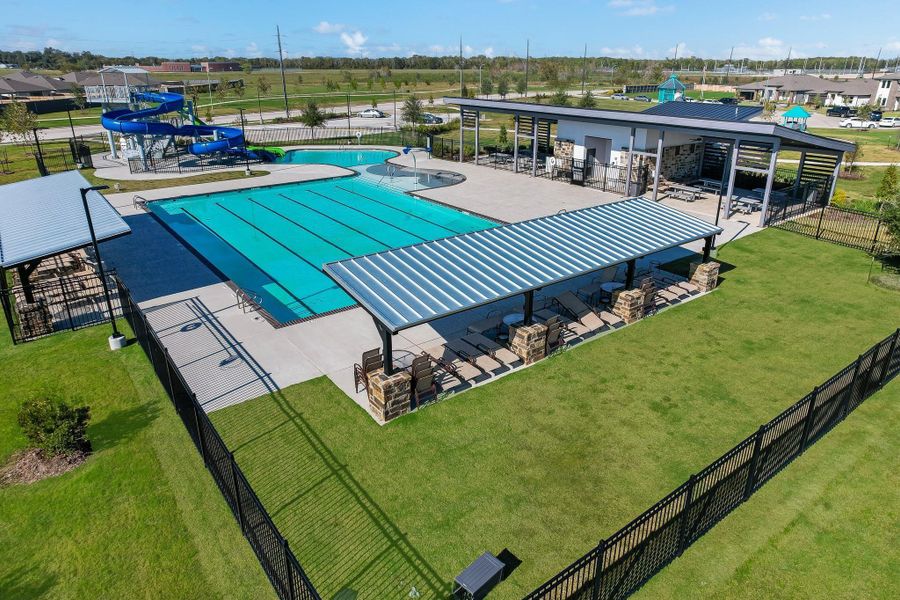Community amenities in Caldwell Crossing, Iowa Colony (Image 30).