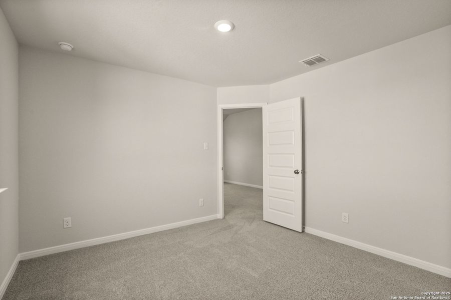 Spacious, unfurnished interior of a new home in Abbott Place, St. Hedwig (Image 21).