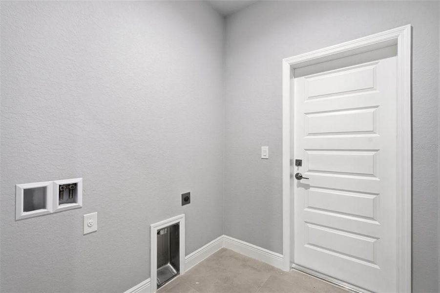 Spacious, unfurnished interior of a new home in , North Port (Image 24).