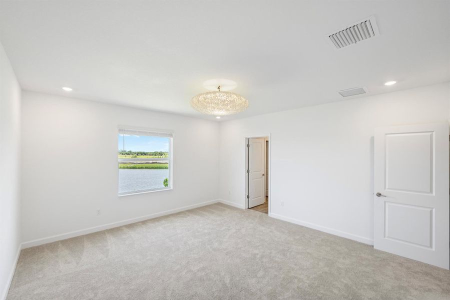 Spacious, unfurnished interior of a new home in , Fort Pierce (Image 10).