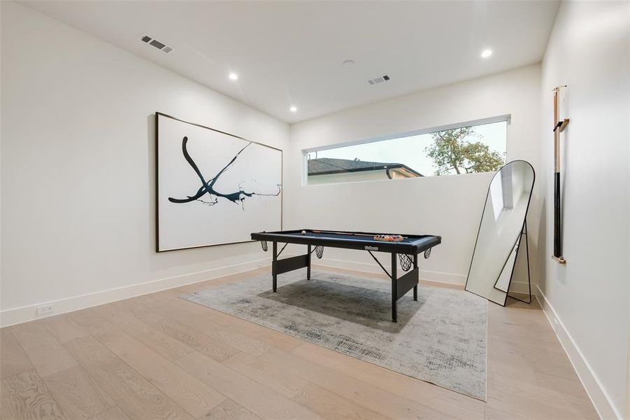 Furnished interior view inside a new home in , Dallas (Image 31).