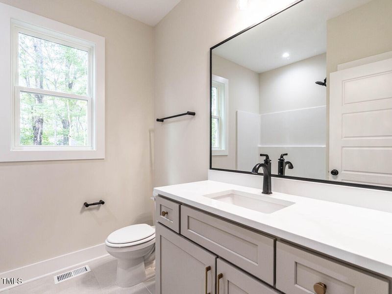 029-1280x960-bathroom