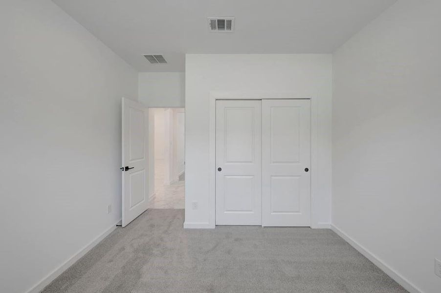 Spacious, unfurnished interior of a new home in Sundance Cove, Crosby (Image 34).
