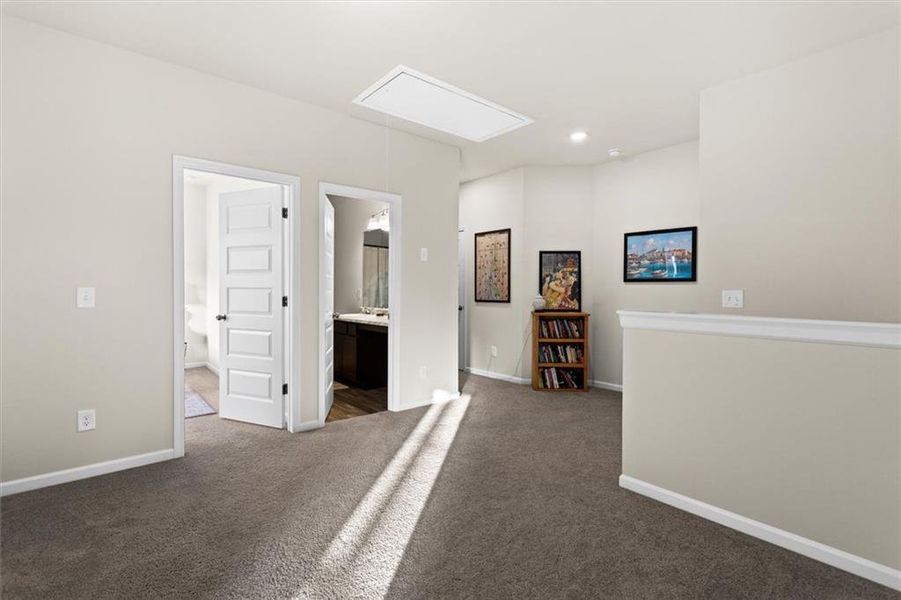 Spacious, unfurnished interior of a new home in Garrett Preserve, Hiram (Image 25).