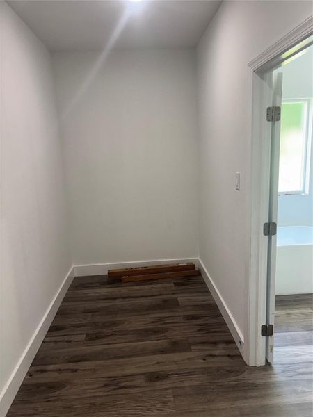 Spacious, unfurnished interior of a new home in , Houston (Image 12).