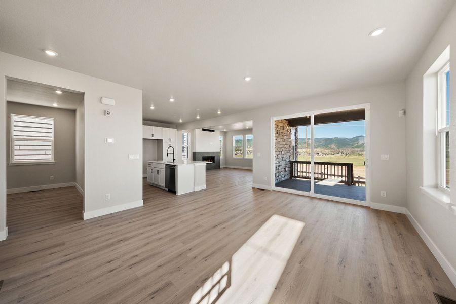 Spacious, unfurnished interior of a new home in Trumark Homes at Sterling Ranch, Littleton (Image 16).