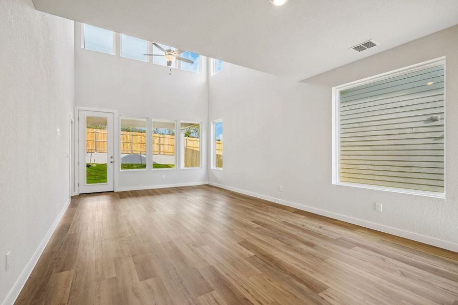 Spacious, unfurnished interior of a new home in The Meadows at Hunters Ranch, San Antonio (Image 26).