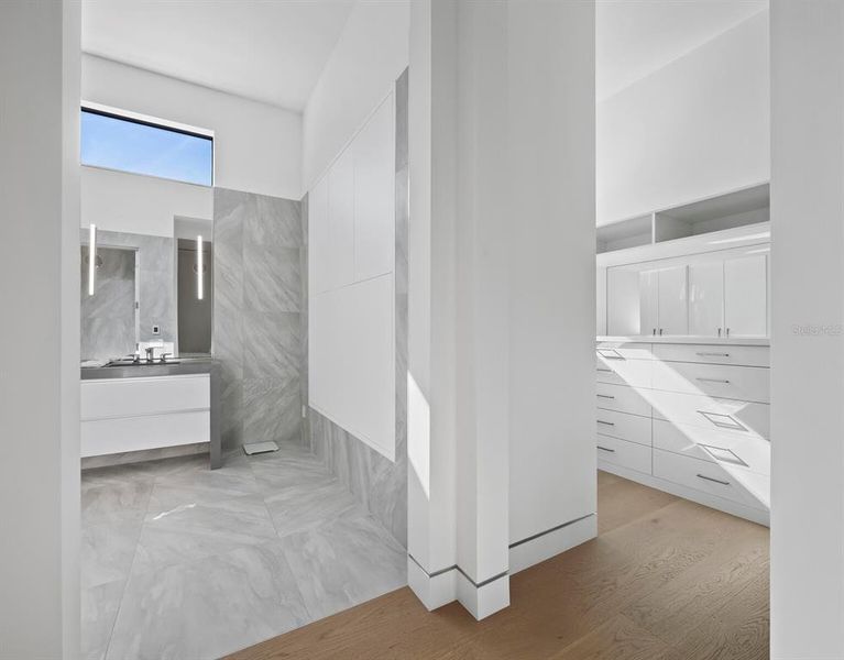 Spacious, unfurnished interior of a new home in , Sarasota (Image 19). Spacious, unfurnished interior of a new home in , Sarasota (Image 19).