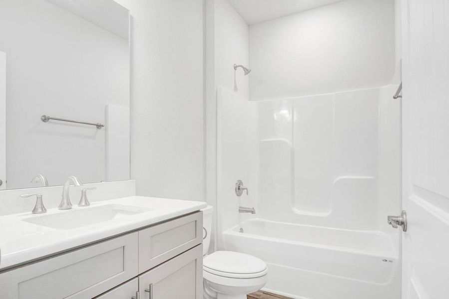 Representative furnished interior of a home built from the Plan 1901 by Adams Homes in Pine Top, Cantonment (Image 10).