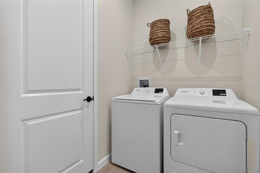 Close-up of interior finishes inside a home in Pasadena Ridge Master, Dade City (Image 20).