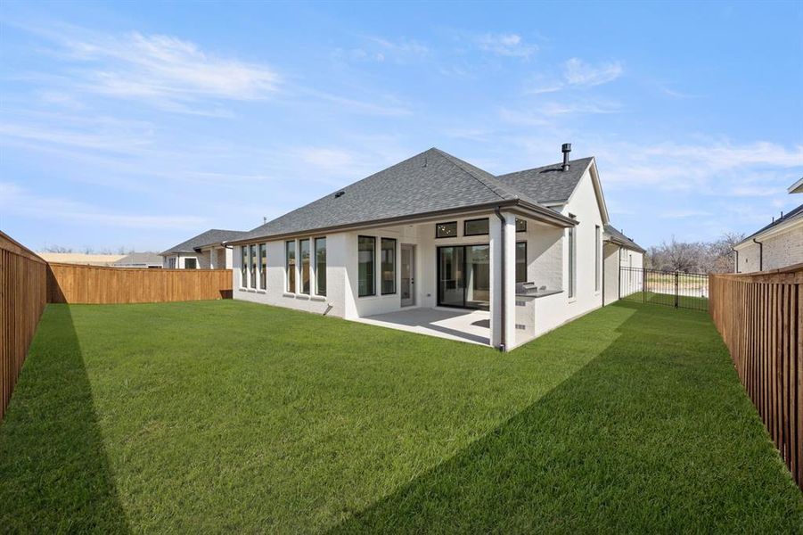 4728 Hawthorn Hills- Back-1