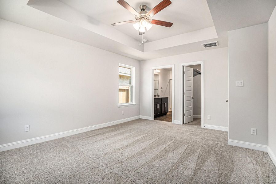 Spacious, unfurnished interior of a new home in Kiber Reserve, Angleton (Image 16).