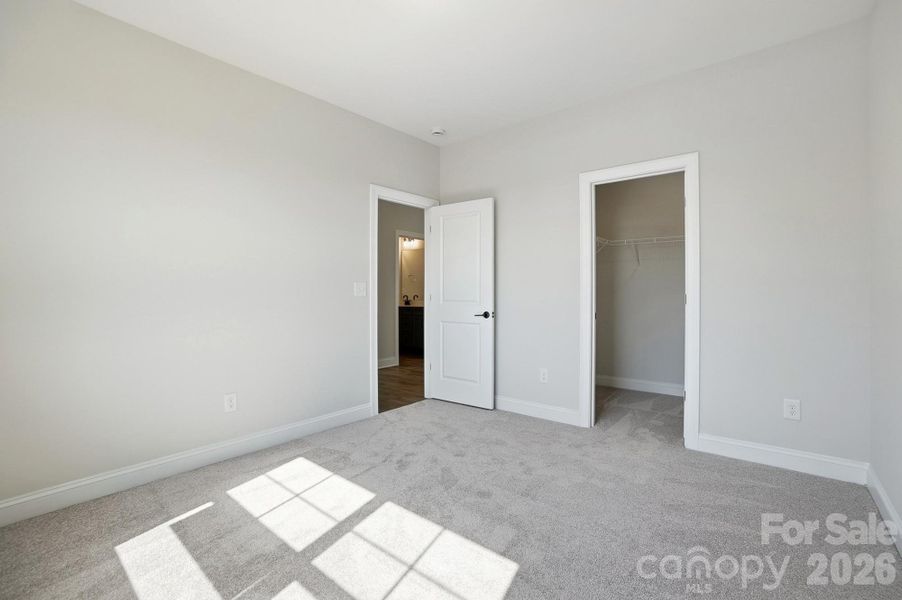 Spacious, unfurnished interior of a new home in Harmony, Harrisburg (Image 34).